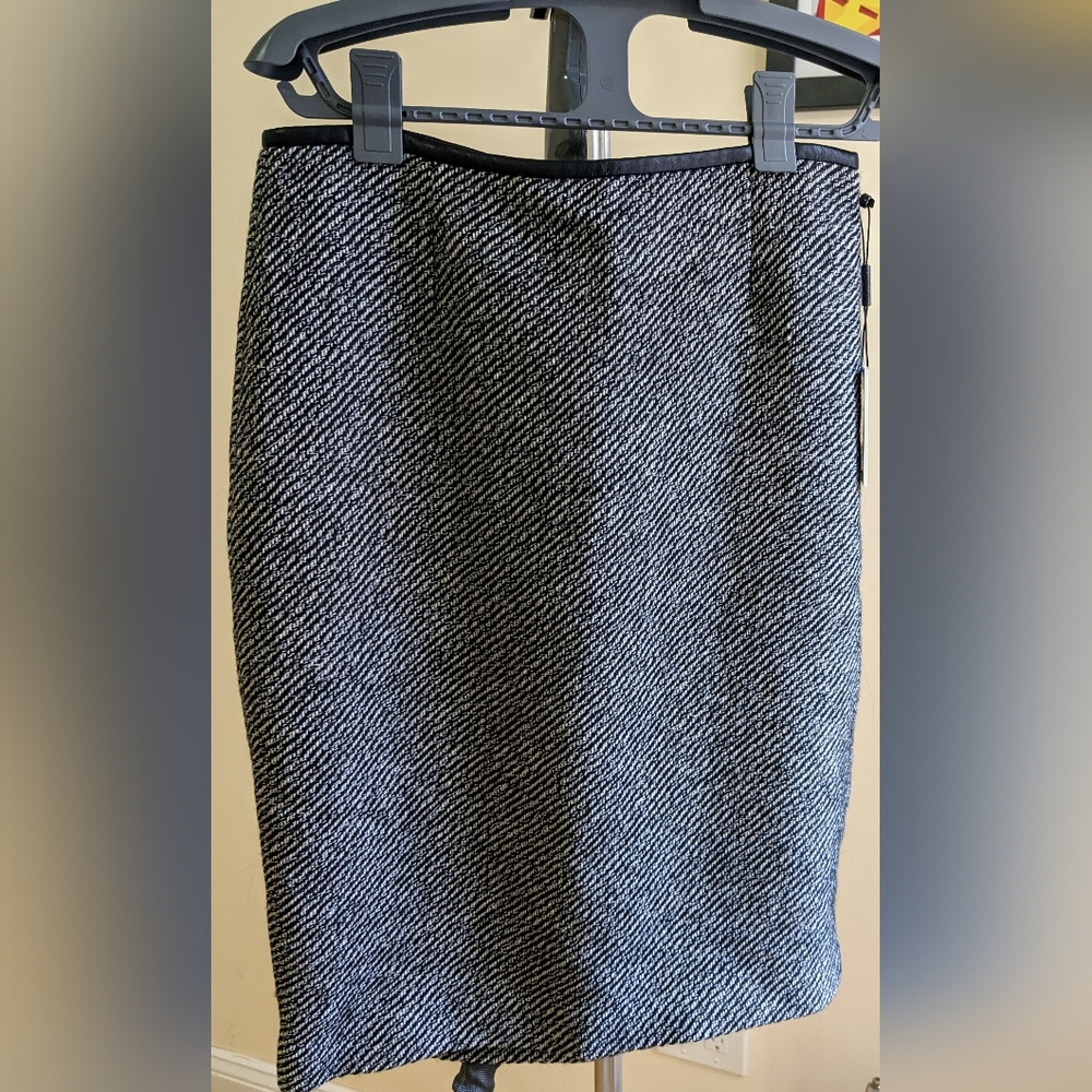 Calvin Klein Wool Skirt Sz 4 NWT